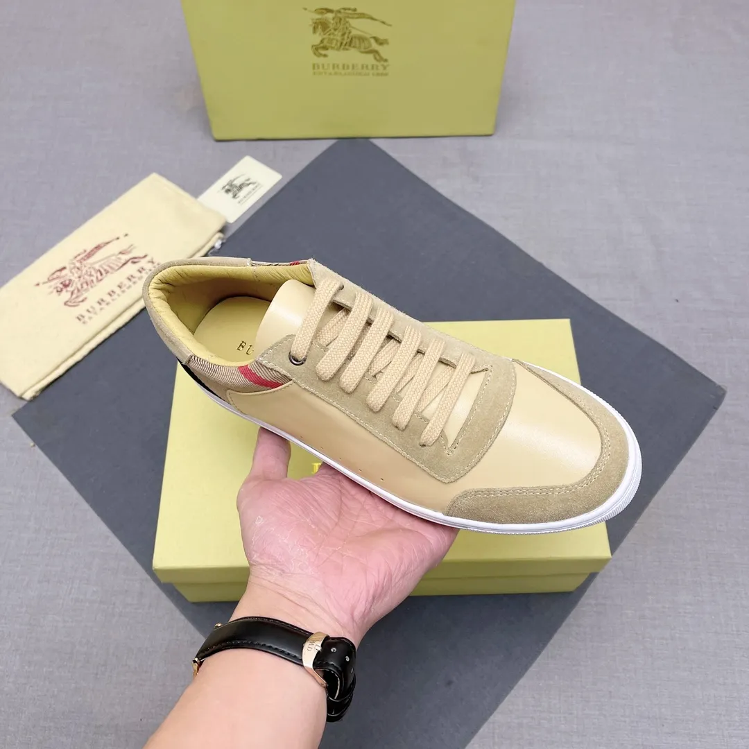 P360 B men's classic low-top sneakers are reinterpreted in Vintage plaid cotton and cowhide materials, decorated with a new brand logo. First-grain cowhide lining, embossed Burberry lettering logo on the heel, original outsole! 38-44 (45 46 customized) No. 019